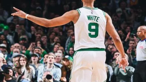 大乐透期号专家推荐：湖勇大战数据解读